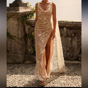 The Alamour Priscilla nude dress size XS fits like small